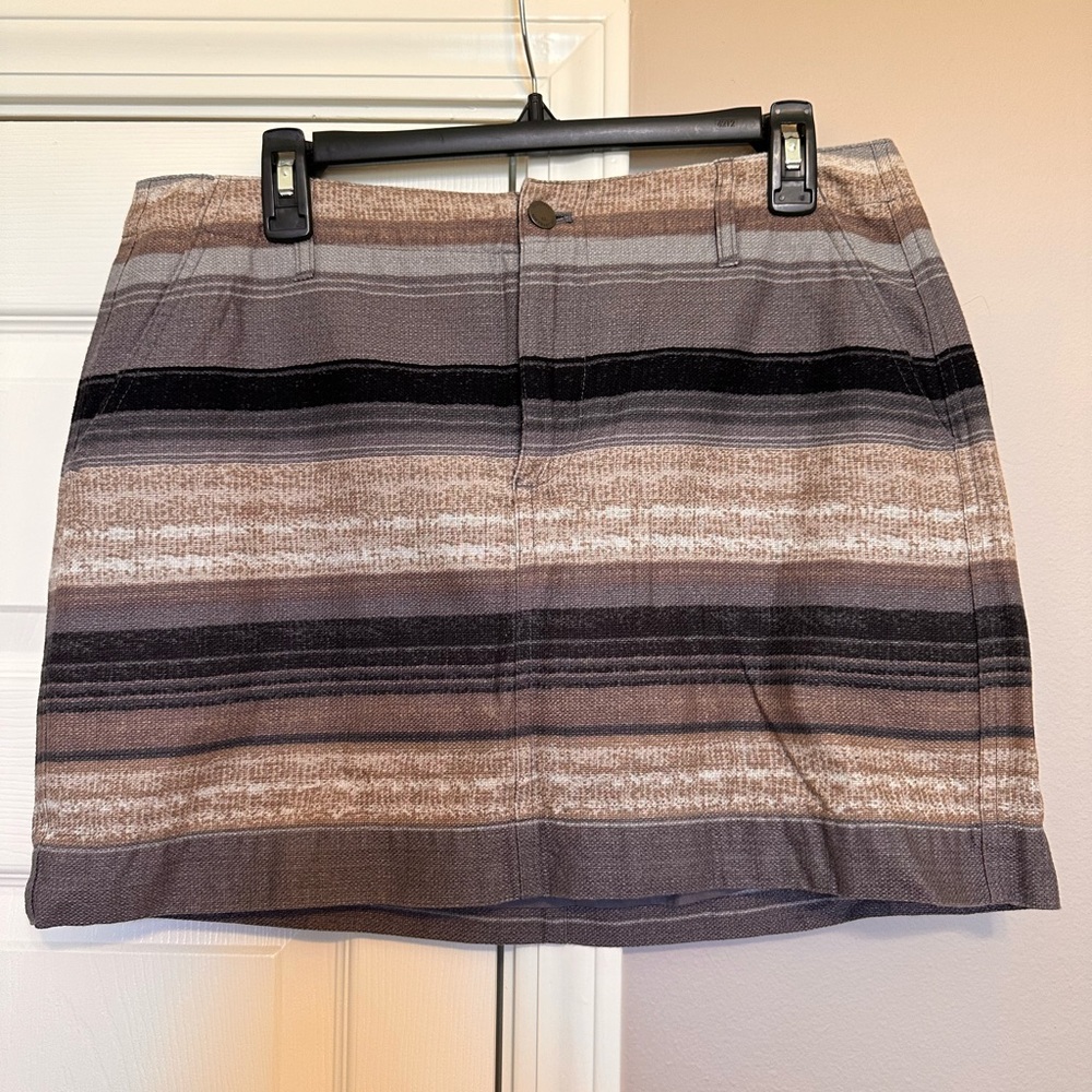 Old Navy - neutral multi colored skirt